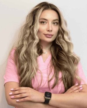 Dr. Mădălina Turcu, medic de stomatologie generală la SalvaDent